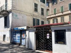 Attività/Licenza (con o senza mura) in Commerciale