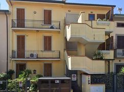 Casa Bi/Trifamiliare in Residenziale