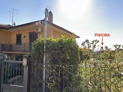 Casa Bi/Trifamiliare in Residenziale