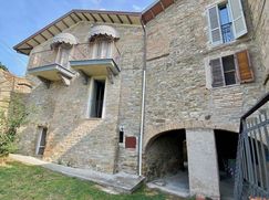 Casa Bi/Trifamiliare in Residenziale