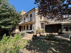 Casa Bi/Trifamiliare in Residenziale