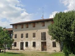 Casa Bi/Trifamiliare in Residenziale