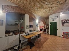 Negozio/Locale commerciale in Commerciale