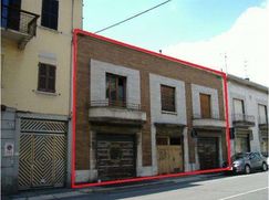 Casa Bi/Trifamiliare in Residenziale