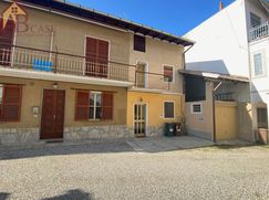 Casa Bi/Trifamiliare in Residenziale