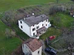 Casa Bi/Trifamiliare in Residenziale