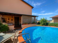 Casa Bi/Trifamiliare in Residenziale