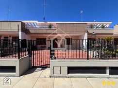 Casa Bi/Trifamiliare in Residenziale