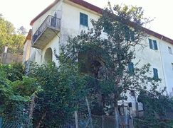 Casa Bi/Trifamiliare in Residenziale