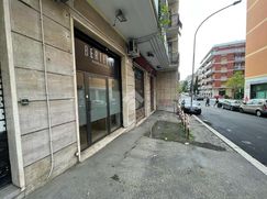 Negozio/Locale commerciale in Commerciale