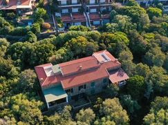 Casa Bi/Trifamiliare in Residenziale