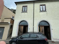 Casa Bi/Trifamiliare in Residenziale