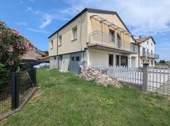 Casa Bi/Trifamiliare in Residenziale