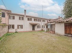 Casa Bi/Trifamiliare in Residenziale