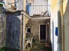 Casa Bi/Trifamiliare in Residenziale