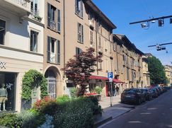 Attività/Licenza (con o senza mura) in Commerciale
