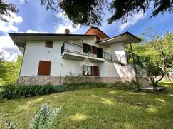 Casa Bi/Trifamiliare in Residenziale