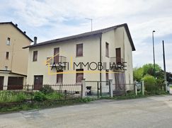 Casa Bi/Trifamiliare in Residenziale