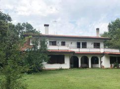 Casa Bi/Trifamiliare in Residenziale