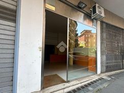 Negozio/Locale commerciale in Commerciale
