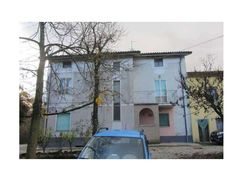 Casa Bi/Trifamiliare in Residenziale