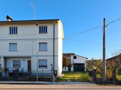 Casa Bi/Trifamiliare in Residenziale