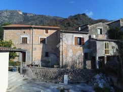 Casa Bi/Trifamiliare in Residenziale