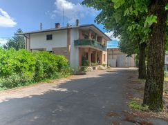 Casa Bi/Trifamiliare in Residenziale