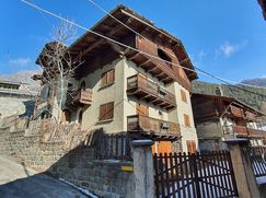 Casa Bi/Trifamiliare in Residenziale