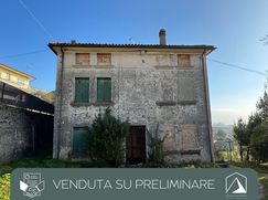 Casa Bi/Trifamiliare in Residenziale
