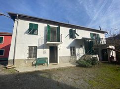 Casa Bi/Trifamiliare in Residenziale