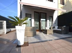 Casa Bi/Trifamiliare in Residenziale