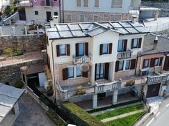Casa Bi/Trifamiliare in Residenziale