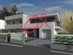 Casa Bi/Trifamiliare in Residenziale