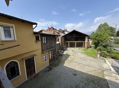 Casa Bi/Trifamiliare in Residenziale
