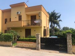 Casa Bi/Trifamiliare in Residenziale