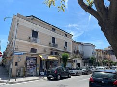 Negozio/Locale commerciale in Commerciale