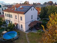 Casa Bi/Trifamiliare in Residenziale