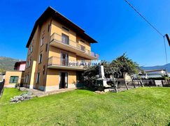 Casa Bi/Trifamiliare in Residenziale
