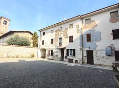 Casa Bi/Trifamiliare in Residenziale