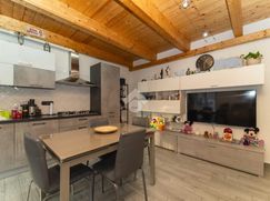 Casa Bi/Trifamiliare in Residenziale