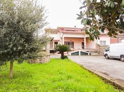 Casa Bi/Trifamiliare in Residenziale
