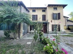 Casa Bi/Trifamiliare in Residenziale