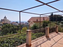 Casa Bi/Trifamiliare in Residenziale