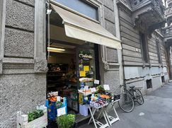 Negozio/Locale commerciale in Commerciale
