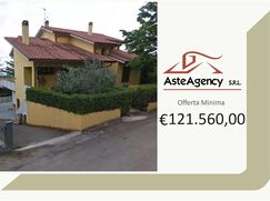Casa Bi/Trifamiliare in Residenziale