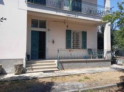 Casa Bi/Trifamiliare in Residenziale