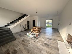 Casa Bi/Trifamiliare in Residenziale