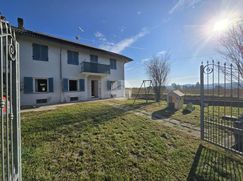 Casa Bi/Trifamiliare in Residenziale
