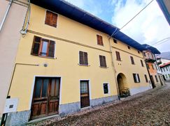 Casa Bi/Trifamiliare in Residenziale